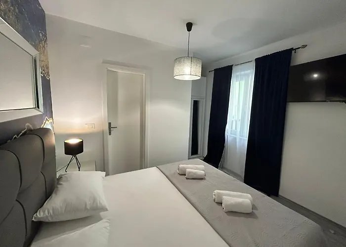 Penthouse Mira *