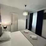 Penthouse Mira *