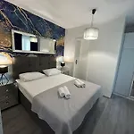 Penthouse Mira Апартаменты *