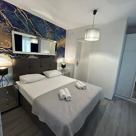 Penthouse Mira Apartman *