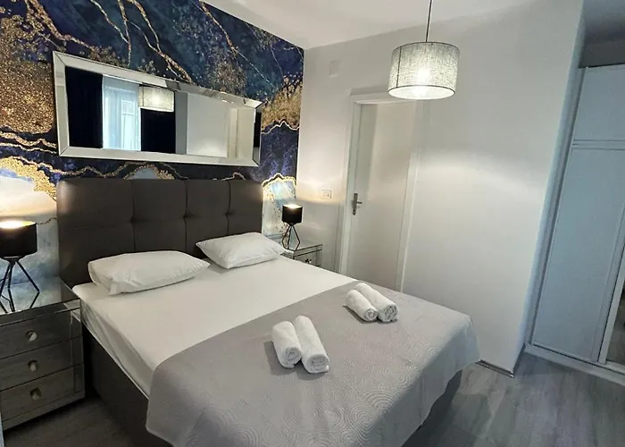 Penthouse Mira Apartament *