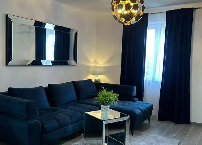 Penthouse Mira *